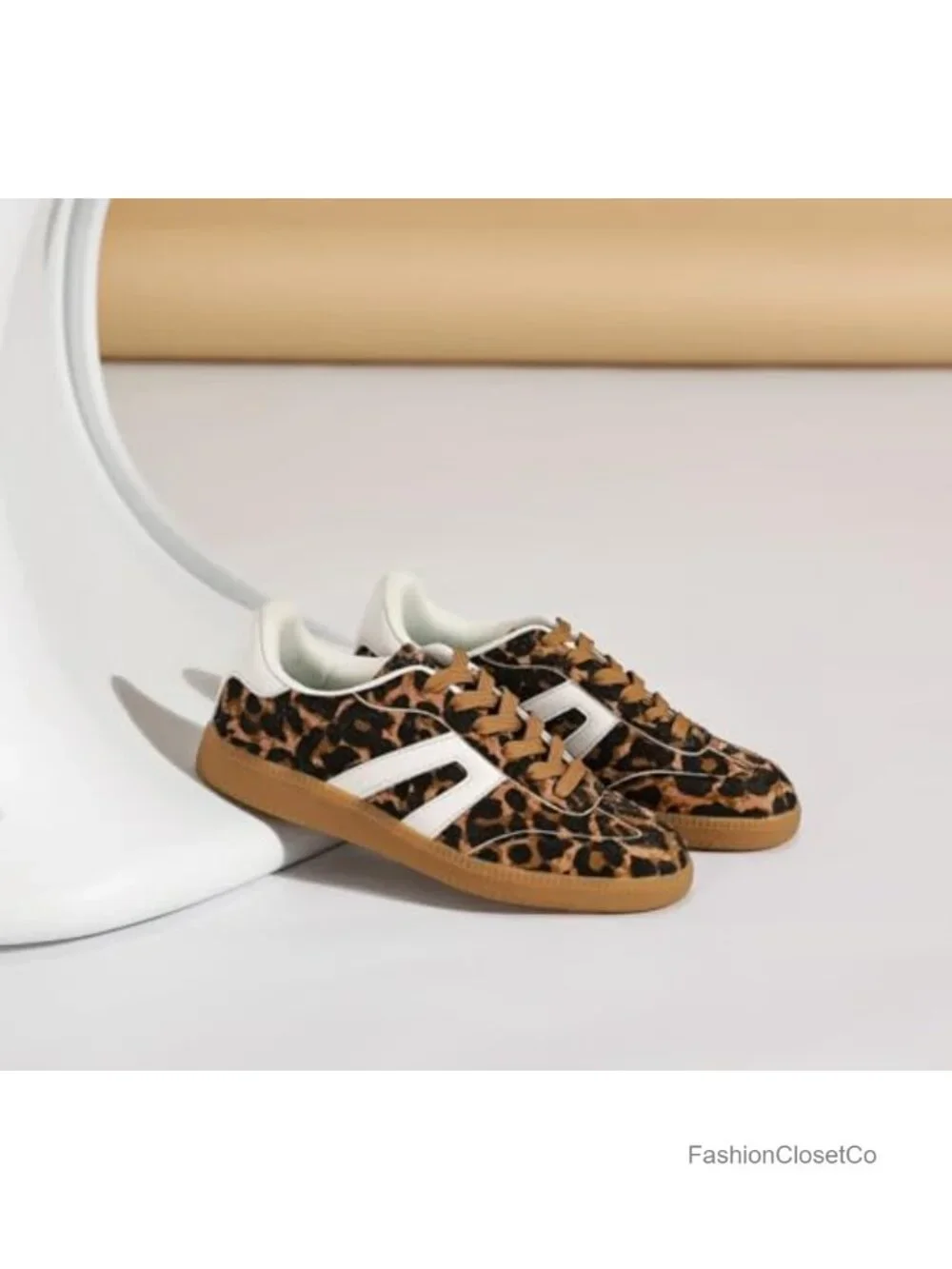 Women's Retro Lace Detail Fashion Sneakers Casual Walking Shoes